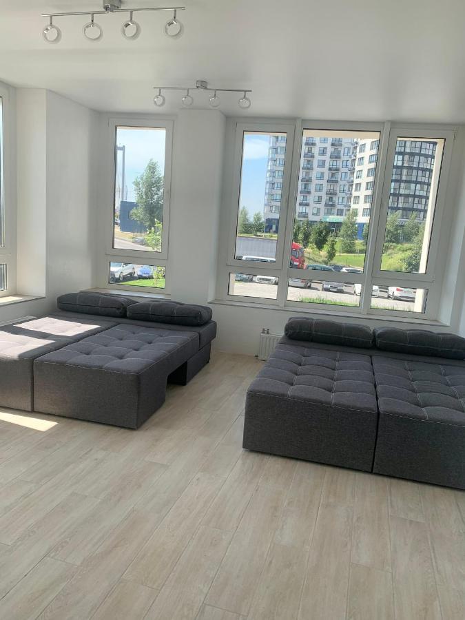 New 3 Rooms Apartment Near The Metro Station Київ Екстер'єр фото