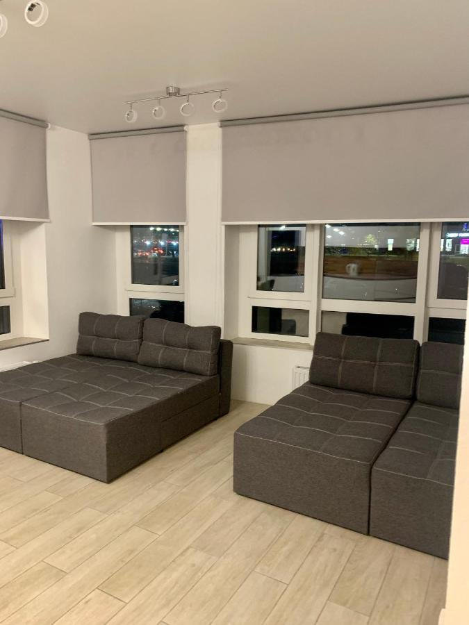 New 3 Rooms Apartment Near The Metro Station Київ Екстер'єр фото